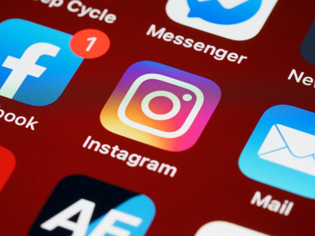 Facebook & Instagram Marketing Tips to Boost Your Business Fast